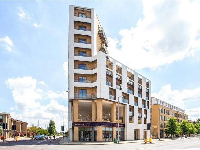 Flat for sale in Arbury, Cambridgeshire