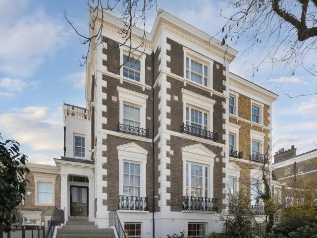 Flat for sale in St. John's Wood, Greater London