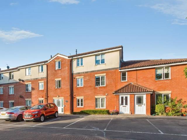 Flat for sale in Churchward, Rodbourne