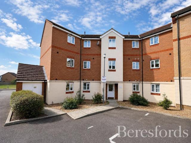 Flat for sale in Harold Wood, Greater London