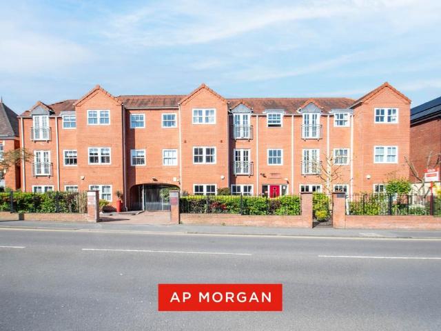 Flat for sale in Stourbridge, West Midlands