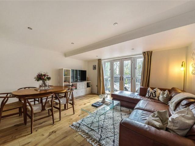 Flat for sale in Slaid Hill, Leeds