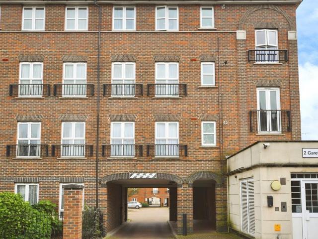Flat for sale in Lower Edmonton, Edmonton