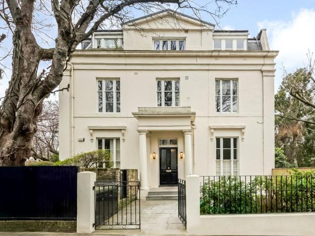 Flat for sale in Paddington, Greater London