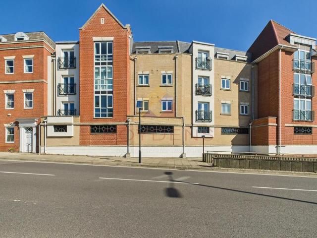 Flat for sale in Fordham Heath, Essex