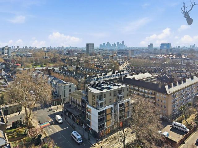Flat for sale in Haggerston, Greater London