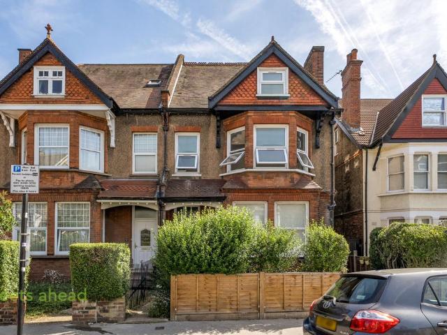 Flat for sale in London Borough of Croydon, South Norwood