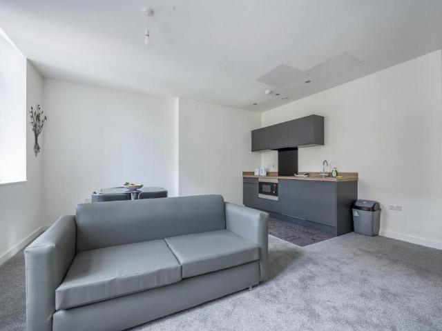 Flat for sale in West Yorkshire