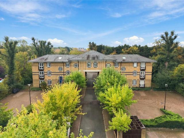 Flat for sale in Pleasant Valley, Uttlesford
