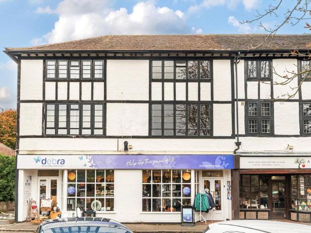Flat for sale in Westborough, Surrey