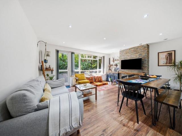 Flat for sale in Preston, Greater London