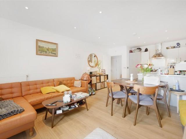 Flat for sale in Greater London