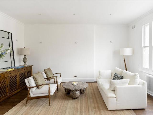 Flat for sale in Notting Hill, Greater London