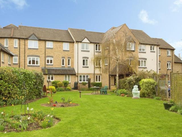 Flat for sale in Chesterton, Arbury