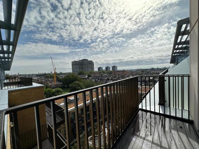 Flat for sale in Hammersmith, Greater London
