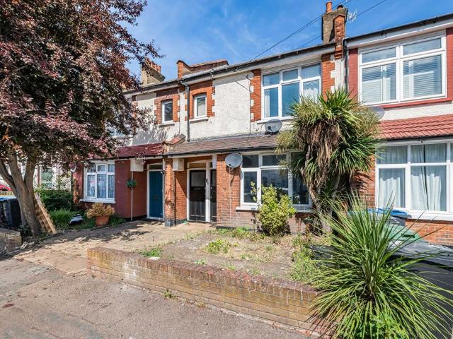 Flat for sale in London Borough of Croydon, Greater London
