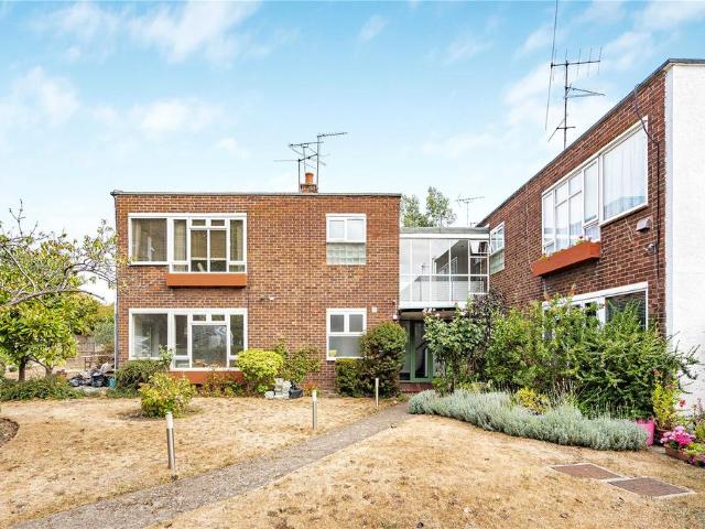 Flat for sale in Whitton, Greater London