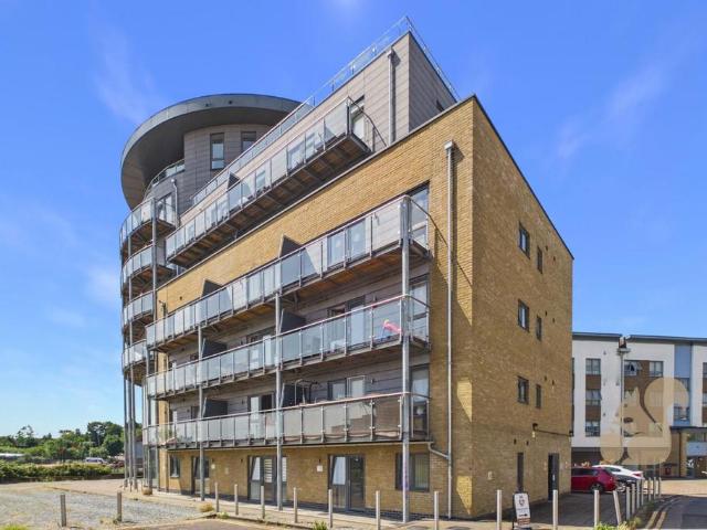 Flat for sale in Hythe, Fordham Heath