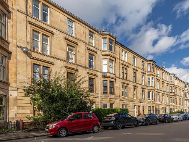 Flat for sale in Crosshill, Glasgow