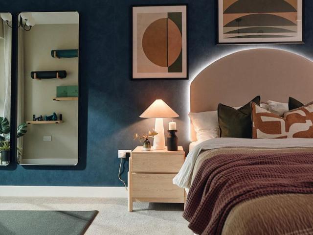 Flat for sale in London Borough of Hounslow, Strand