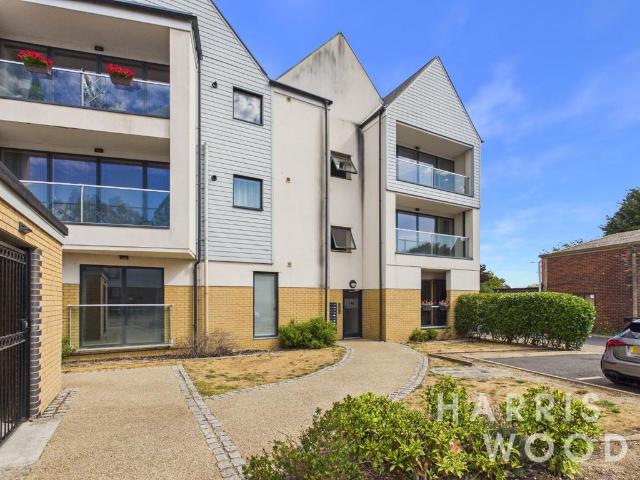 Flat for sale in Fordham Heath, Essex