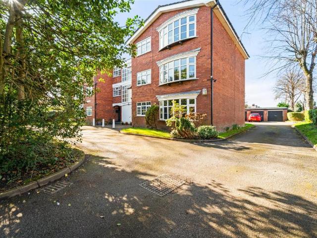 Flat for sale in Trafford Park, Greater Manchester