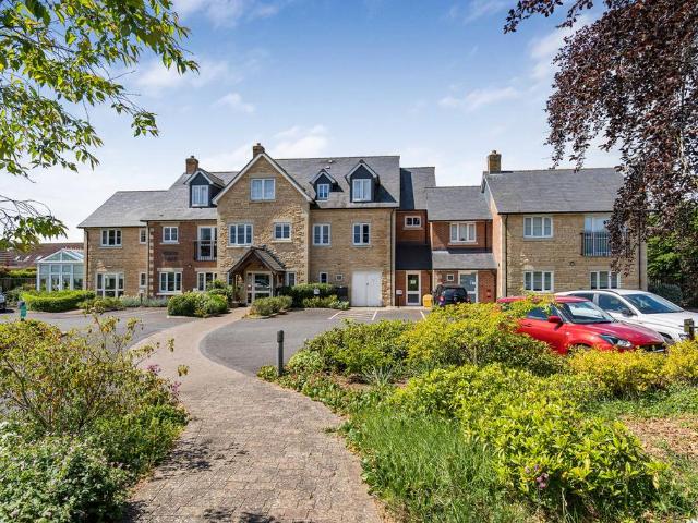 Flat for sale in Evershot, Oxfordshire