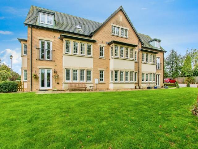 Flat for sale in Yaxley, Huntingdon