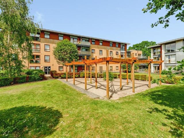 Flat for sale in Three Bridges, Glynde