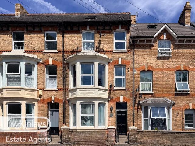 Flat for sale in North Town, Rumwell