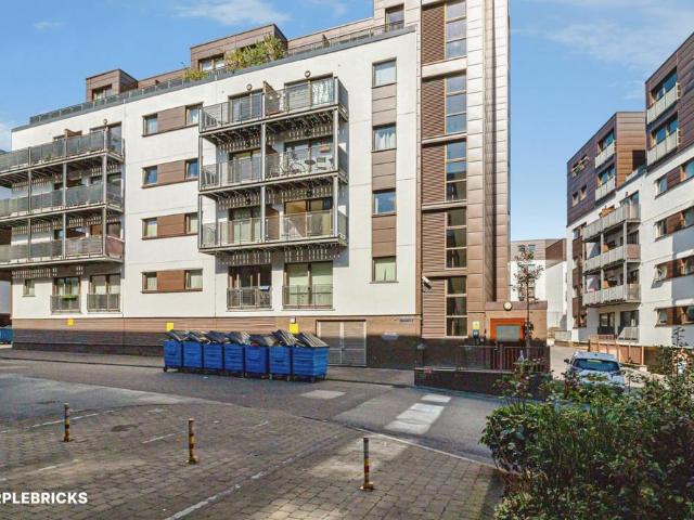 Flat for sale in Georgia, Greater Manchester