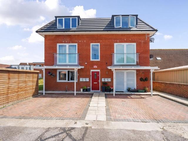 Flat for sale in Mengham, Havant