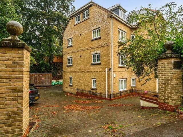 Flat for sale in Headington, Oxford