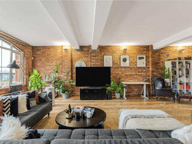 Flat for sale in Shoreditch, Greater London