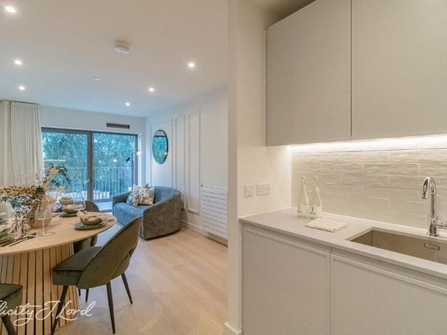 Flat for sale in Silvertown, Greater London