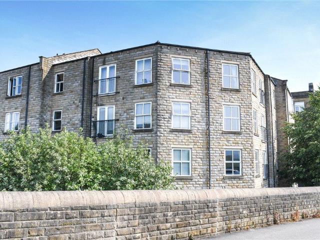 Flat for sale in Priestthorpe, Crossflatts