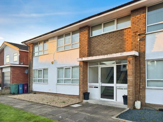 Flat for sale in Sandfield Park, Calderstones