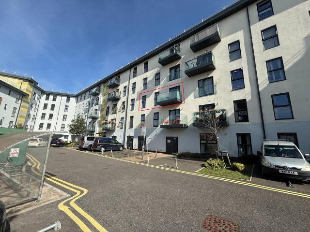 Flat for sale in Kingsholm, Gloucester