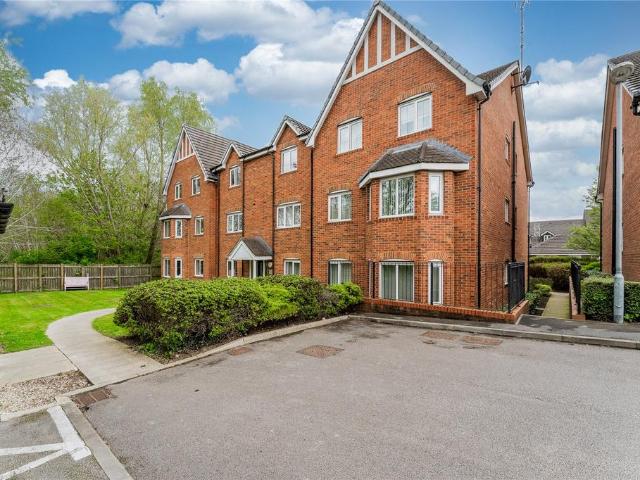 Flat for sale in Pontefract, West Yorkshire