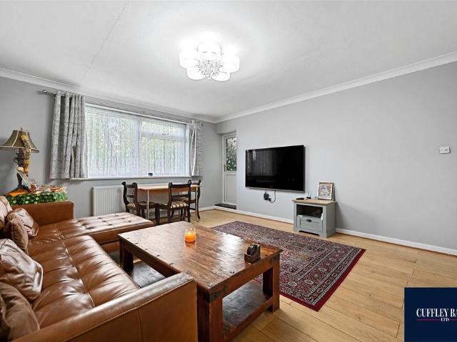 Flat for sale in Sudbury, Greater London