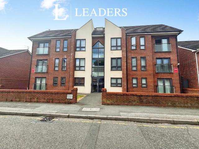 Flat for sale in Calderstones