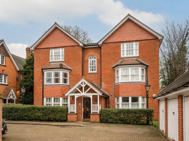 Flat for sale in London Borough of Merton, Merton Park