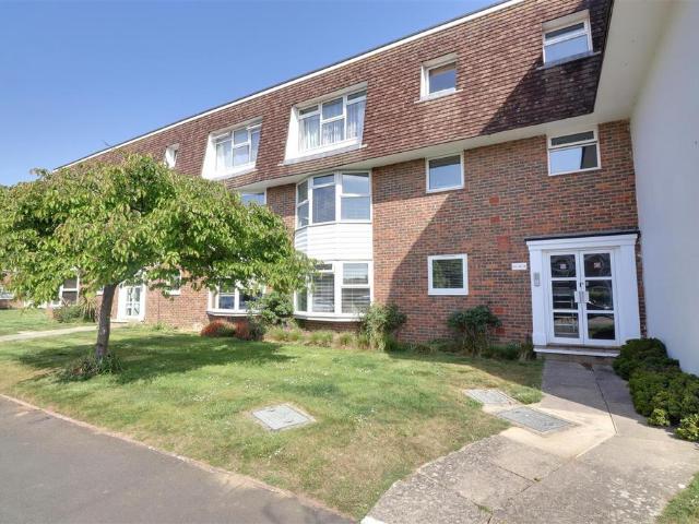 Flat for sale in Worthing, West Sussex
