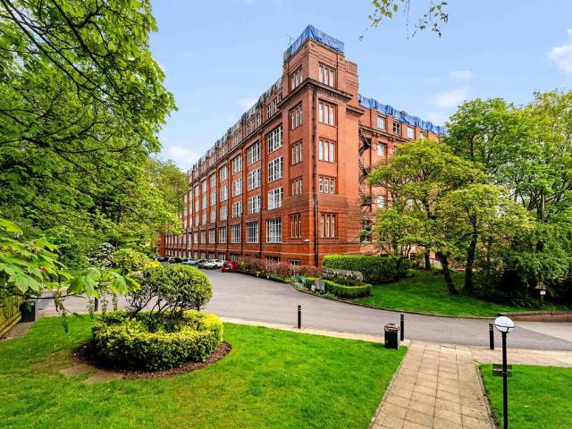 Flat for sale in Lee Bank, Greater Manchester