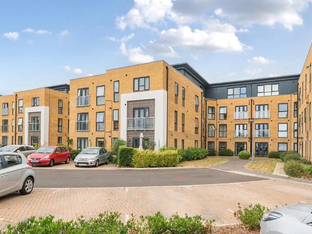 Flat for sale in Creekmoor, Poole