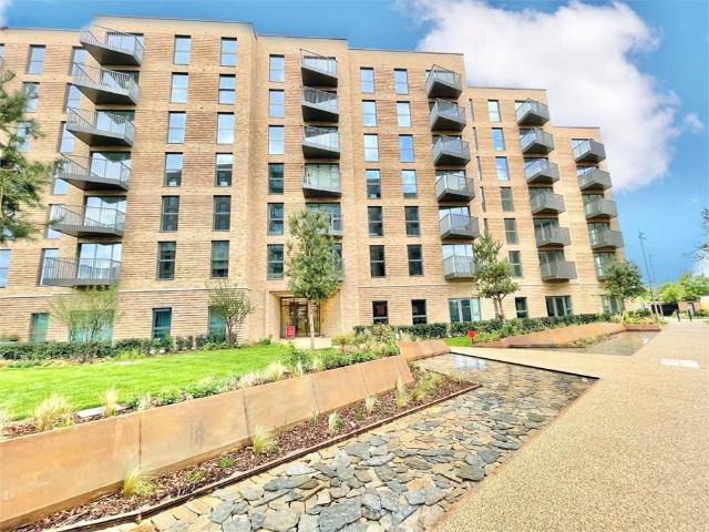 Flat for sale in Burnham, Swallow