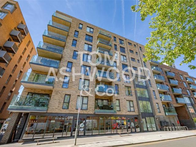 Flat for sale in Roding Riverside, Greater London
