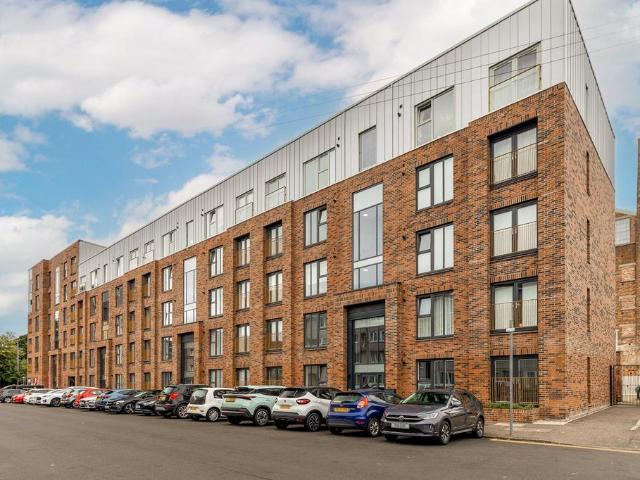 Flat for sale in Hutchesontown, Gorbals