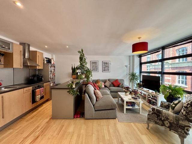 Flat for sale in Georgia, Greater Manchester
