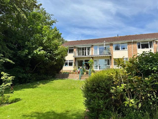 Flat for sale in Withycombe, Budlake